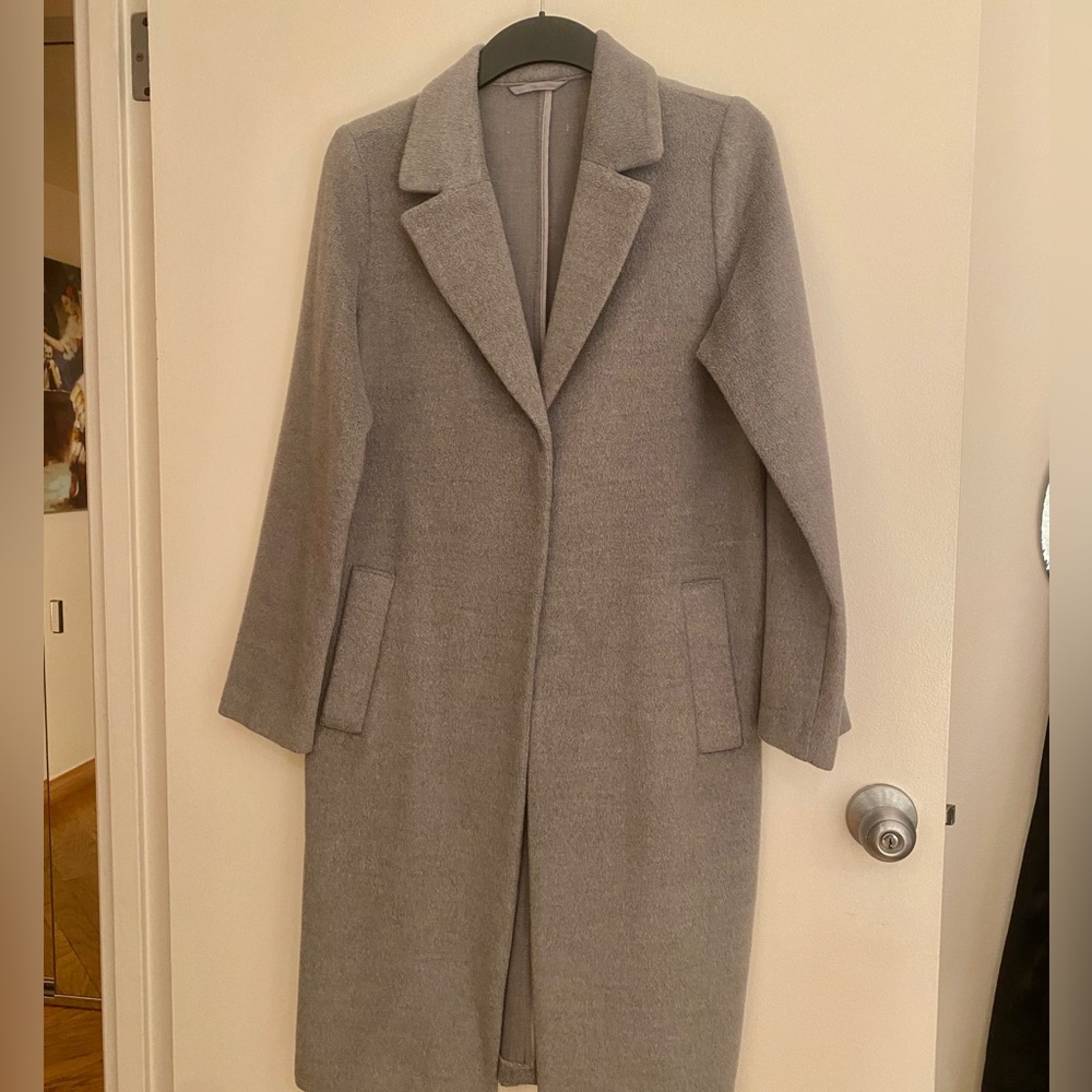 Midi Coat - Grey Color
Size Small (BEST OFFER)